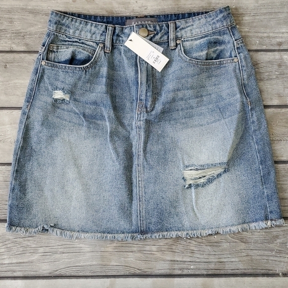 Harper Dresses & Skirts - NWT Francesca's Harper Distressed Denim Skirt Sz Med